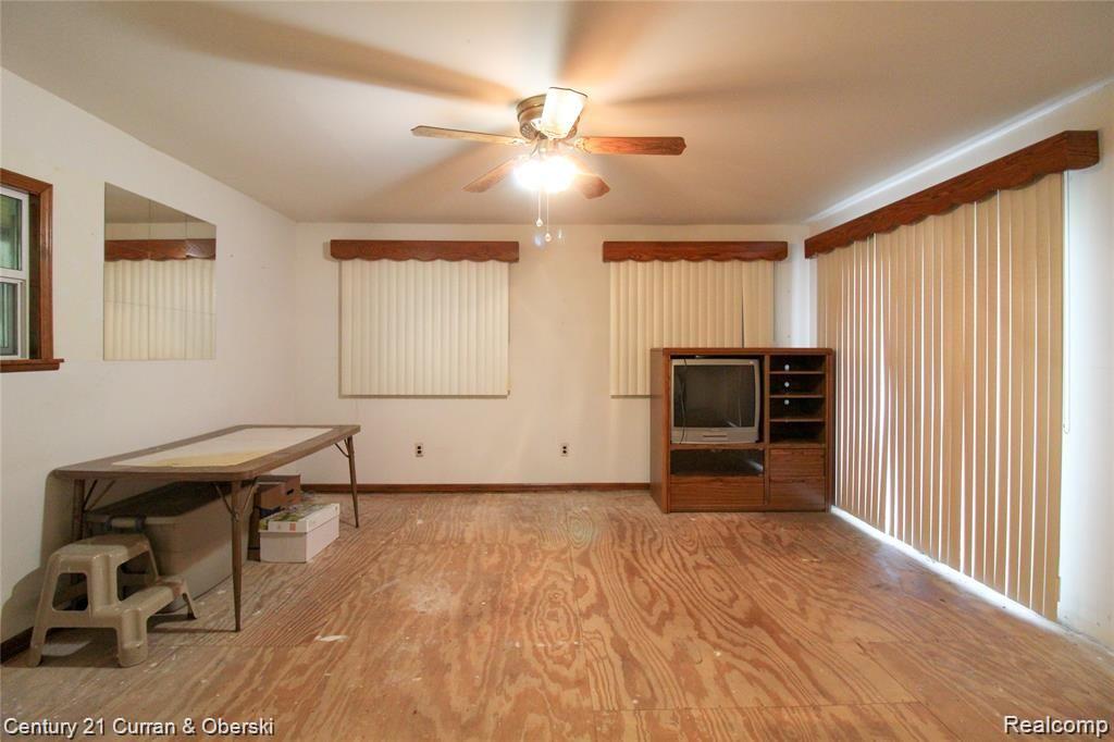 6312 Cambourne Road Dearborn Heights, MI 48127 - Photo 8 of 24