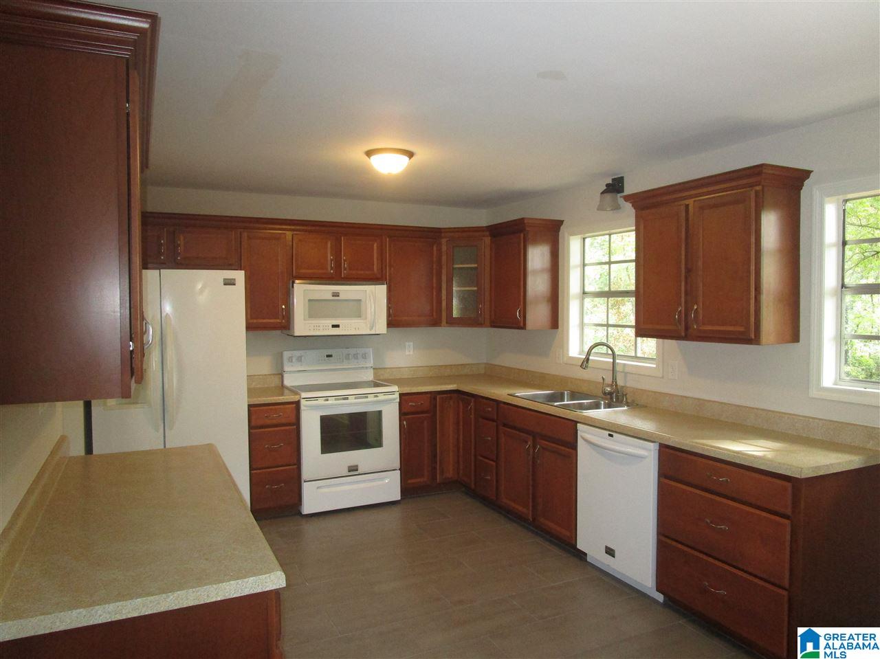 1807 Hillcrest Road Northeast Center Point, AL 35215 - Photo 6 of 26