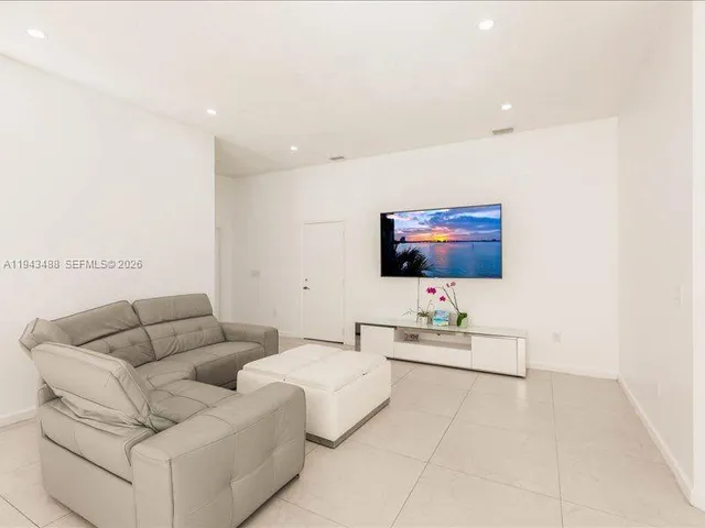 $525,000 | 21475 Southwest 90th Place, Cutler Bay, FL 33189