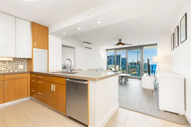 $4,700 | 600 Ala Moana Boulevard, Unit 2407, Honolulu, HI 96813
