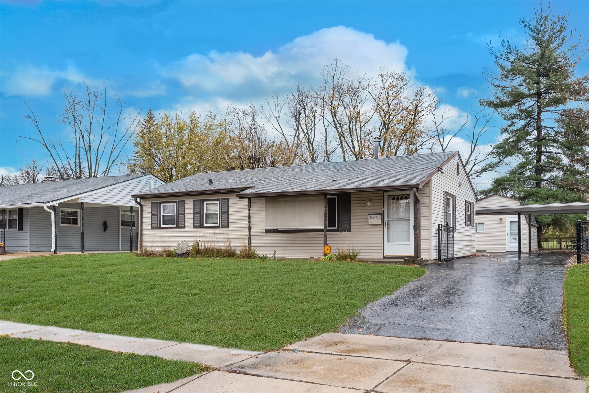 325 South Kenmore Road Indianapolis, IN 46219 - Photo 1 of 21 Gallery Image 1