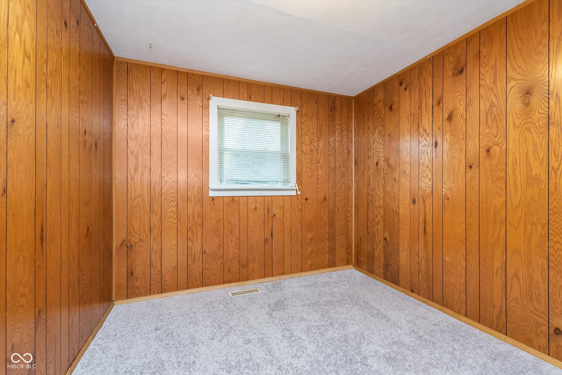 325 South Kenmore Road Indianapolis, IN 46219 - Photo 13 of 21 Gallery Image 13