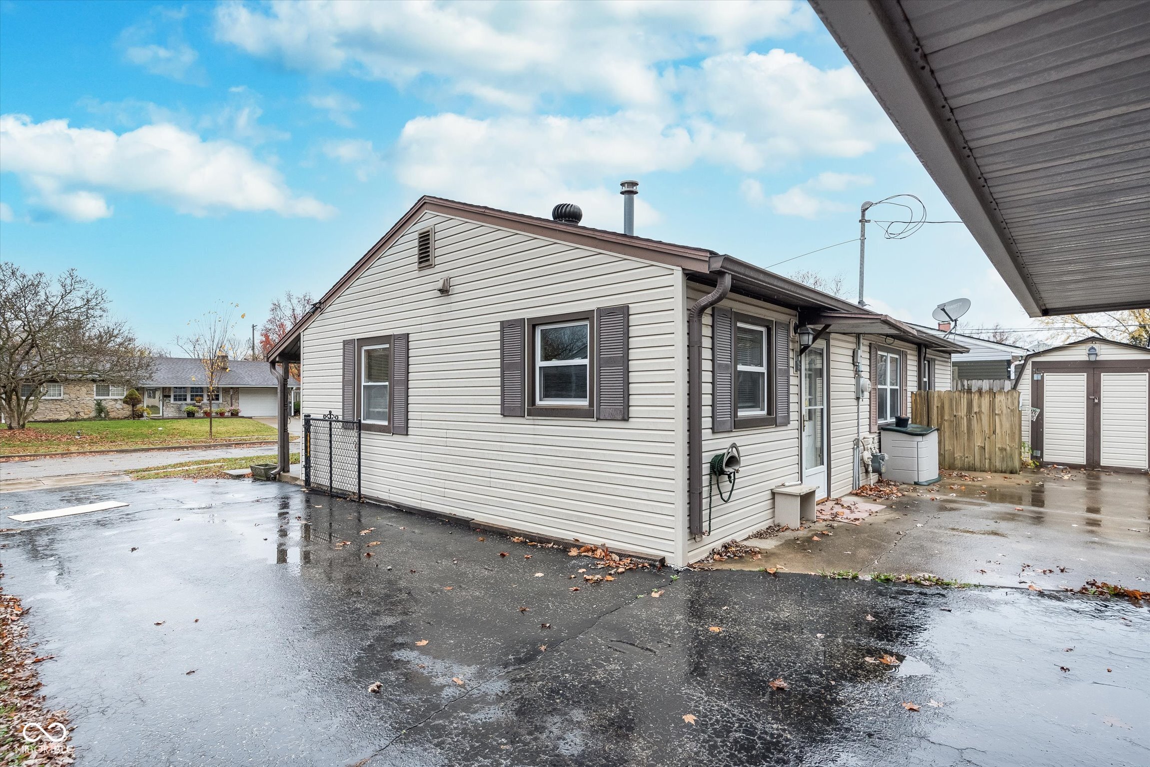 325 South Kenmore Road Indianapolis, IN 46219 - Photo 15 of 21 Gallery Image 15