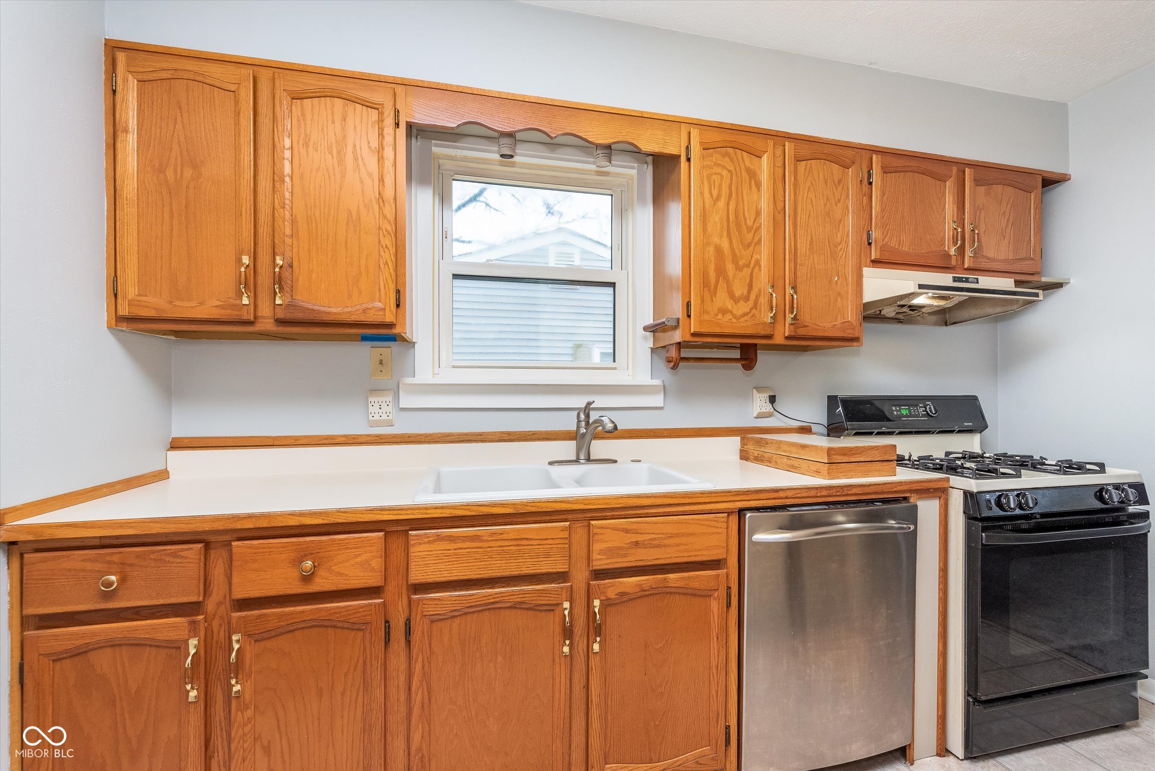 325 South Kenmore Road Indianapolis, IN 46219 - Photo 7 of 21 Gallery Image 7
