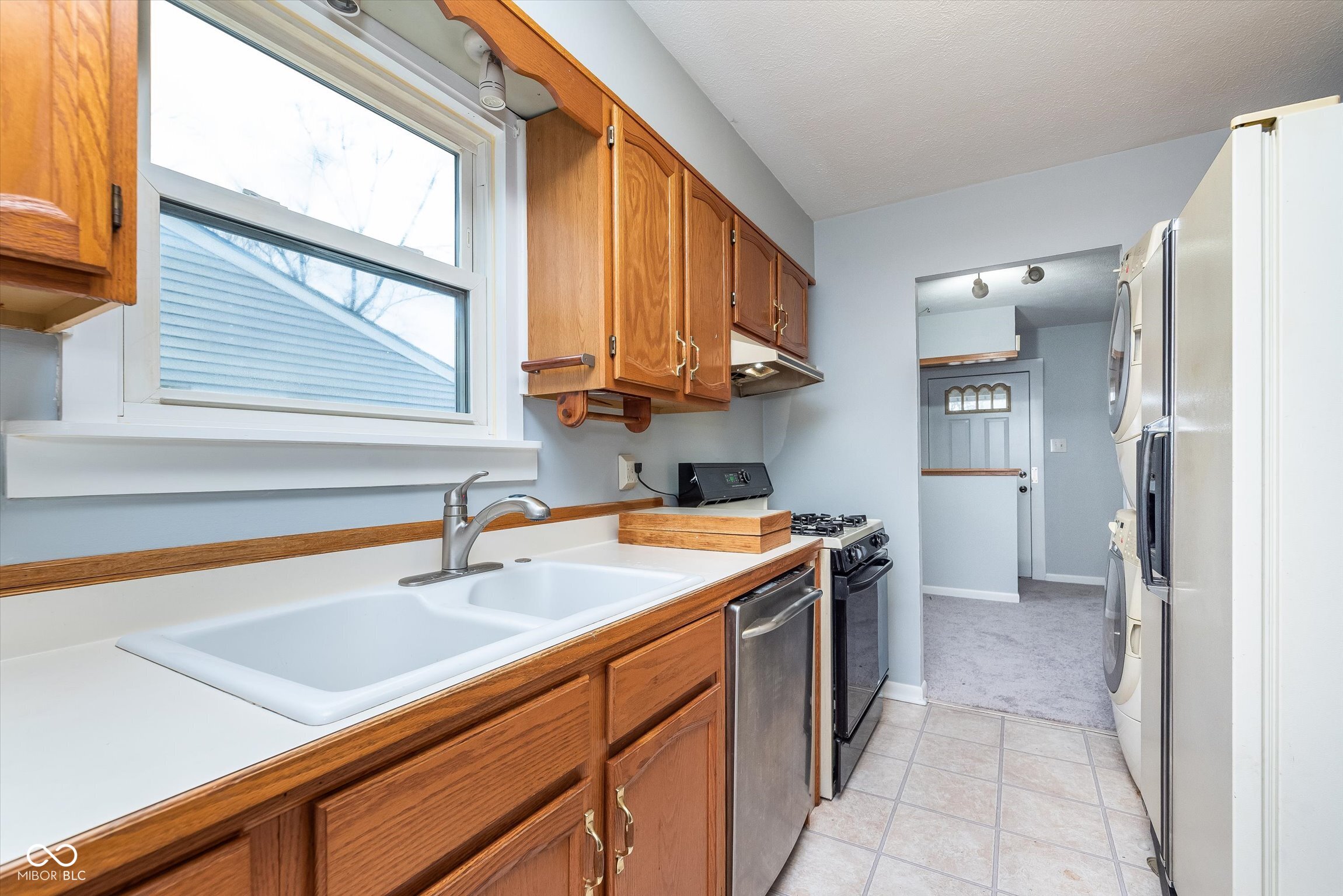 325 South Kenmore Road Indianapolis, IN 46219 - Photo 8 of 21 Gallery Image 8