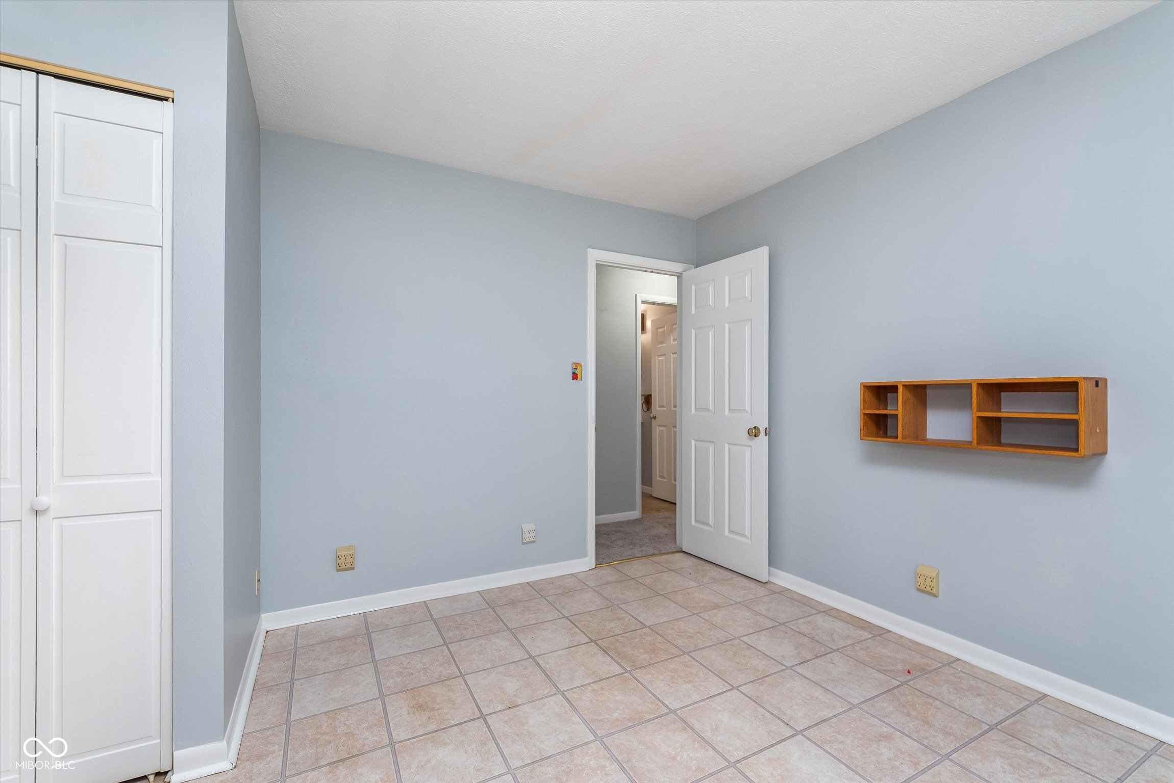 325 South Kenmore Road Indianapolis, IN 46219 - Photo 9 of 21 Gallery Image 9