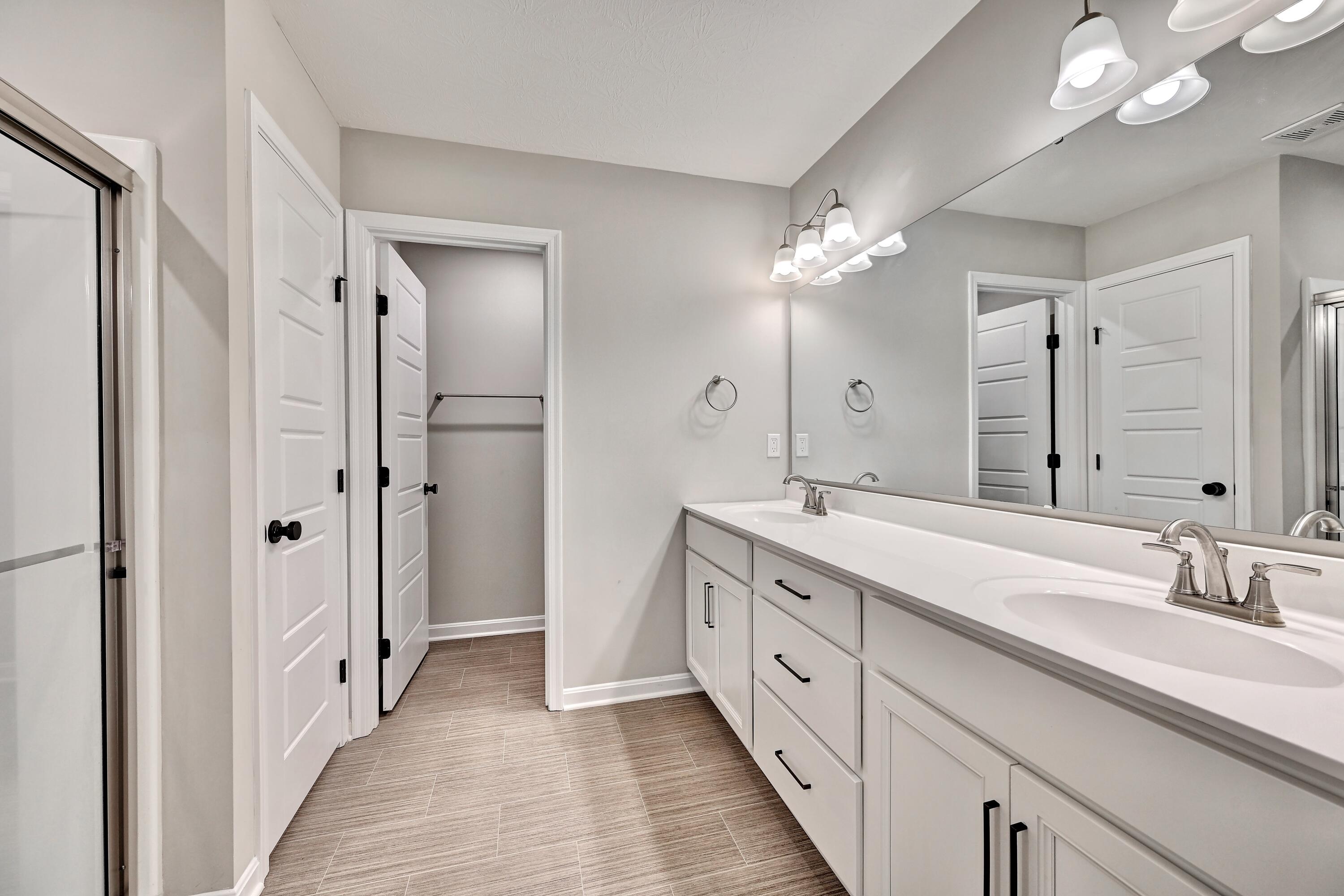 2307 Piazza Ridge Covington, KY 41017 - Photo 10 of 37 DSC_9168_69_70_71_72Interior01
