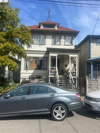$999,000 | 670 32nd Street, Oakland, CA 94609