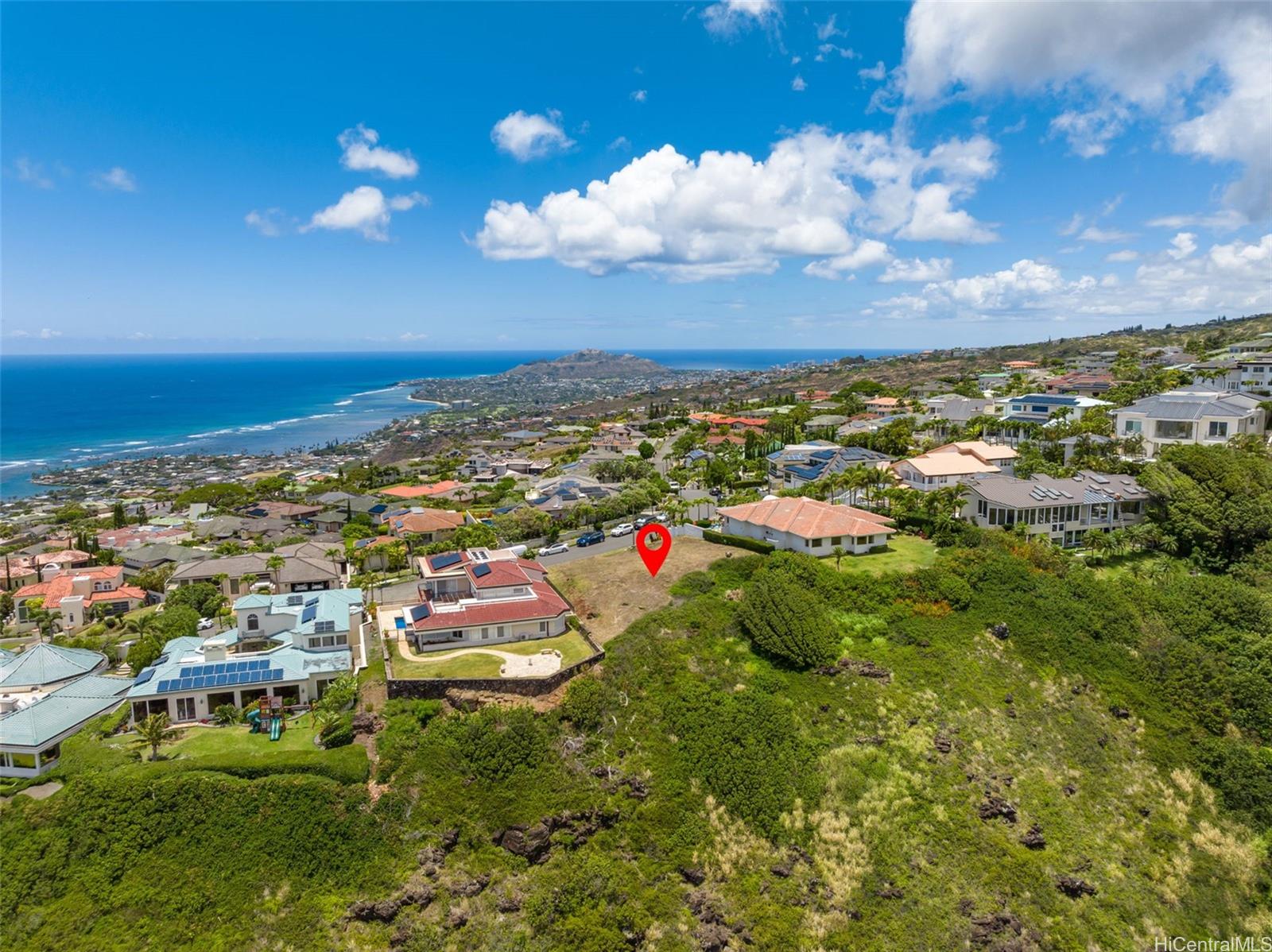 804 Moaniala Street Honolulu, HI 96821 - Photo 3 of 12 a view of a city