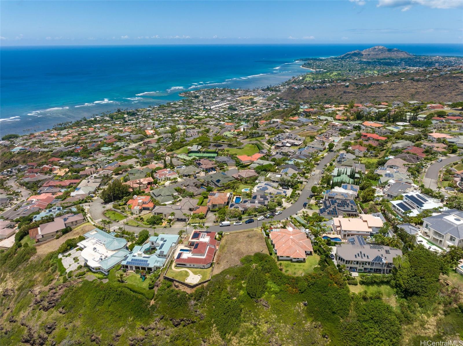 804 Moaniala Street Honolulu, HI 96821 - Photo 9 of 12 a view of city and ocean