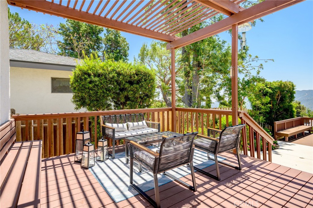 3404 Markridge Road La Crescenta, CA 91214 - Photo 43 of 67 Deck just outside the kitchen/dining room