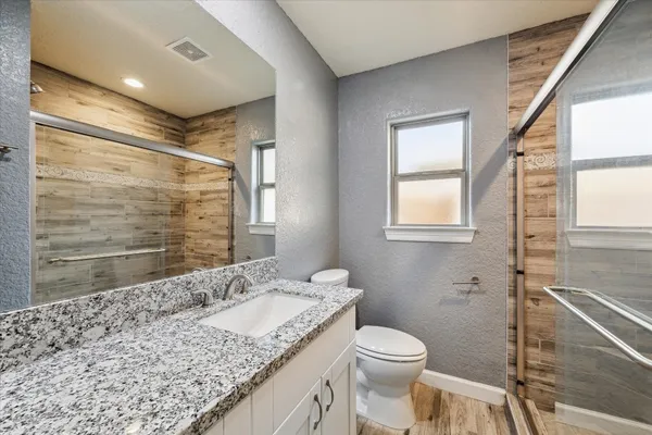 $2,000 | 714 Heisse Street, Alvin, TX 77511