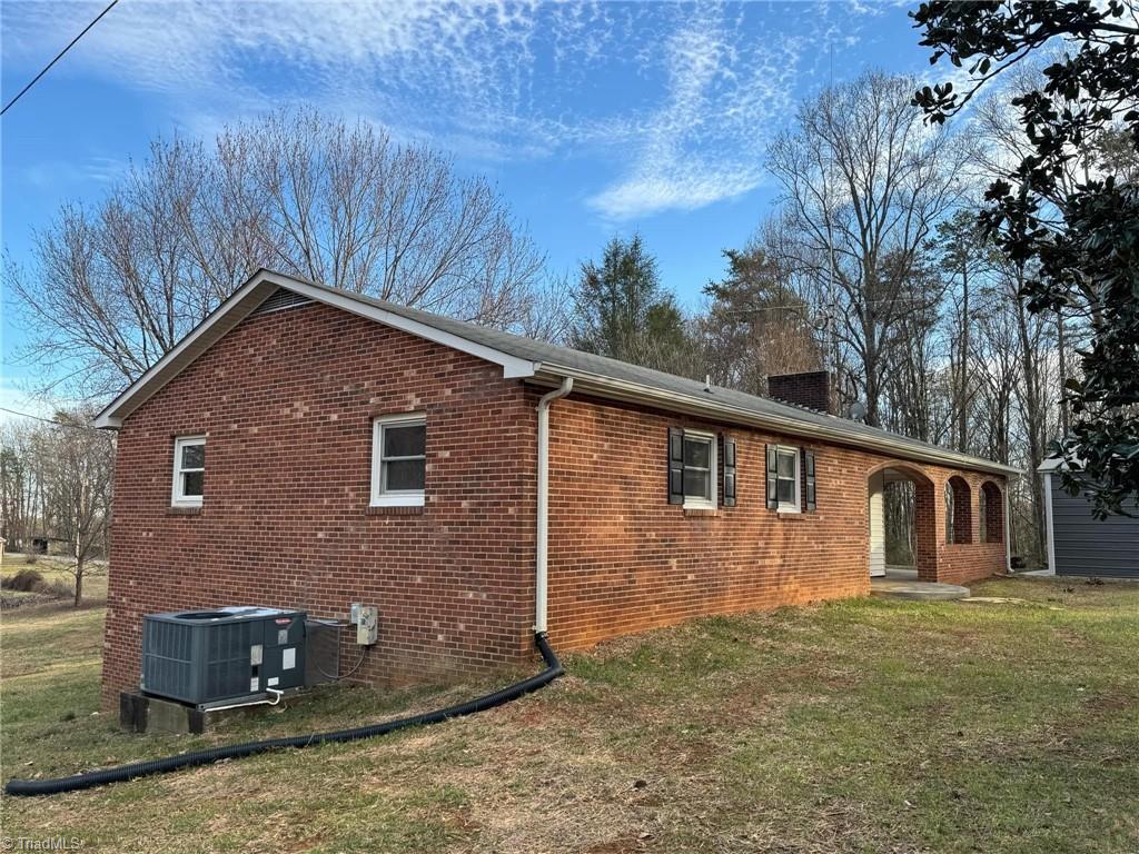 127 Link Road Elkin, NC 28621 - Photo 2 of 39 Gallery Image 2