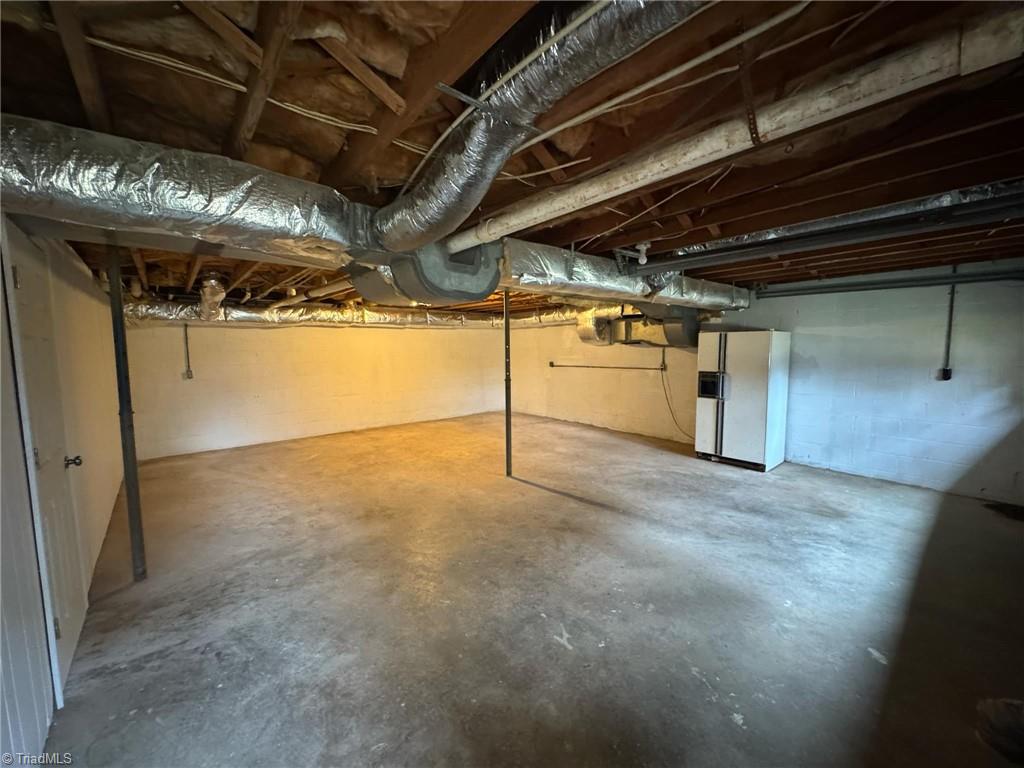 127 Link Road Elkin, NC 28621 - Photo 28 of 39 Gallery Image 28