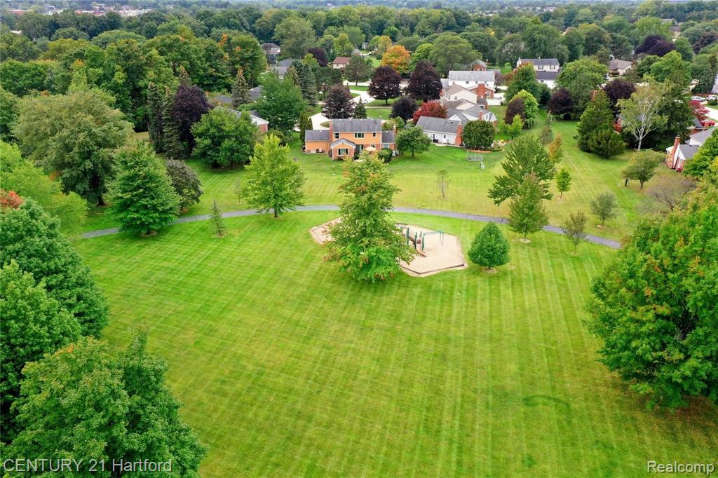 35767 Congress Road Farmington Hills, MI 48335 - Photo 4 of 42