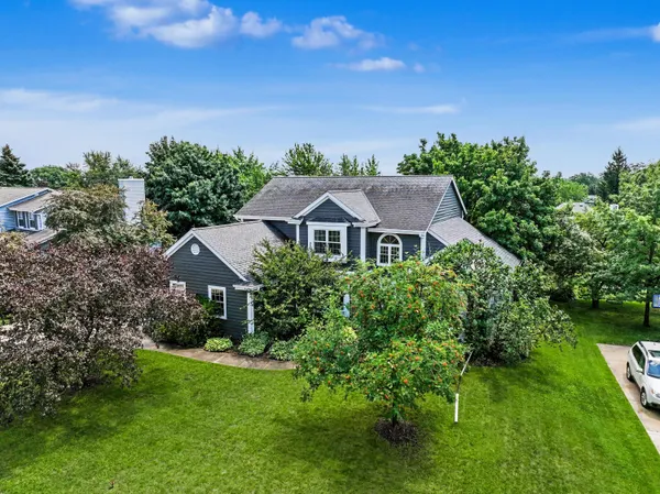$584,900 | N51W16945 Fair Oak Parkway, Menomonee Falls, WI 53051