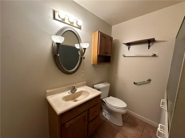 $395 | 510 Three Mile Hill, Unit 7, Mount Pleasant, PA 15666