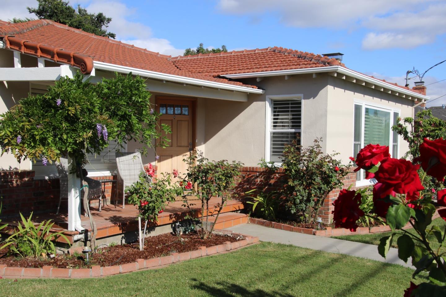 747 North 18th Street San Jose, CA 95112 - Photo 2 of 39 a view of a house with patio