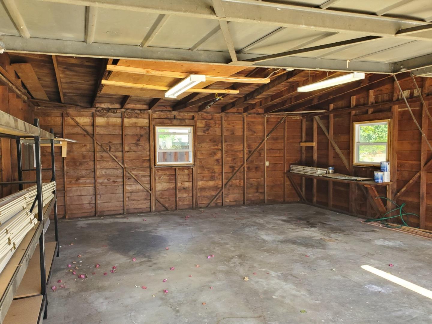 747 North 18th Street San Jose, CA 95112 - Photo 39 of 39 a view of a garage