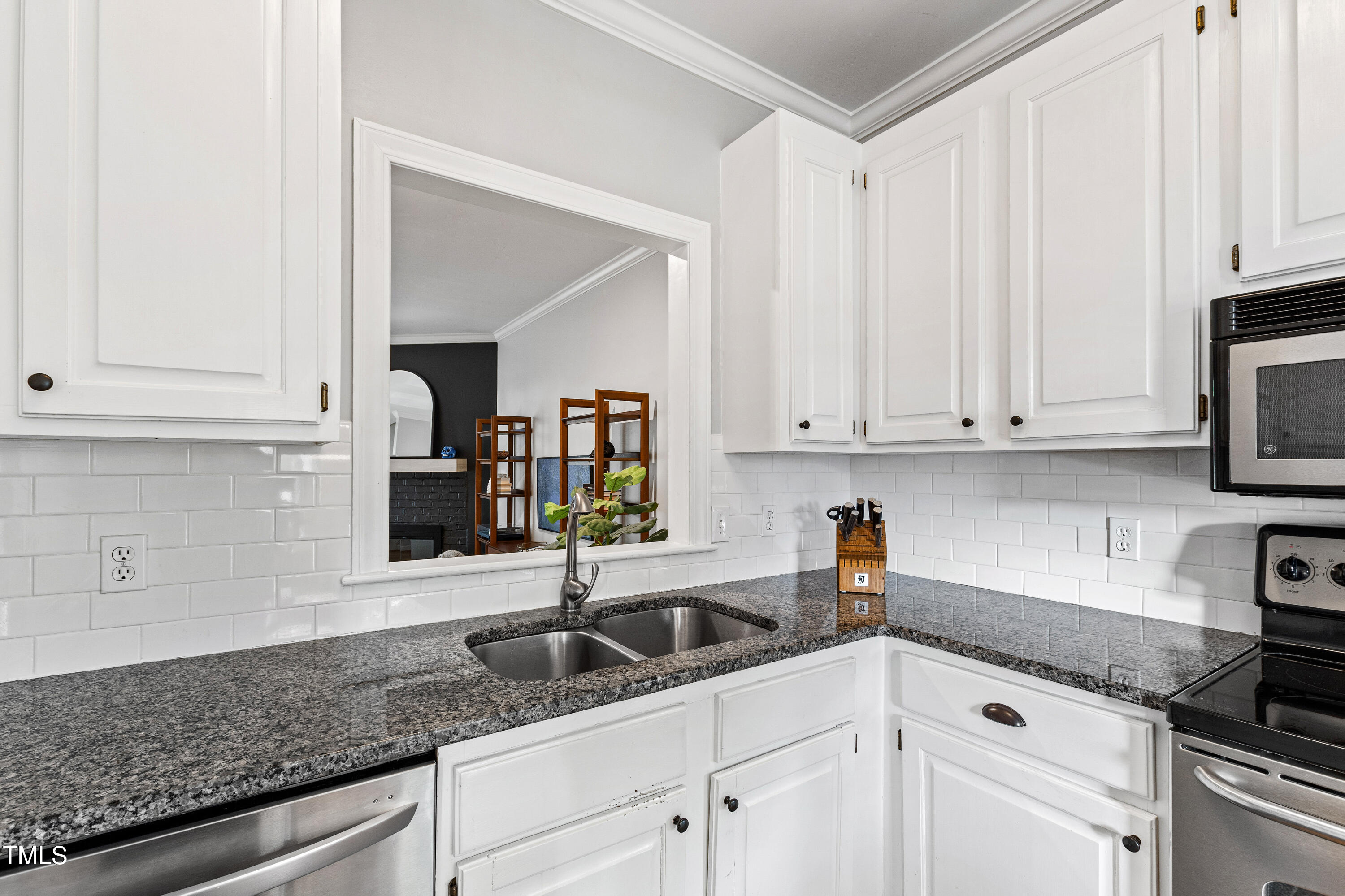 710 Harvey Street Raleigh, NC 27608 - Photo 14 of 49 KitchenE