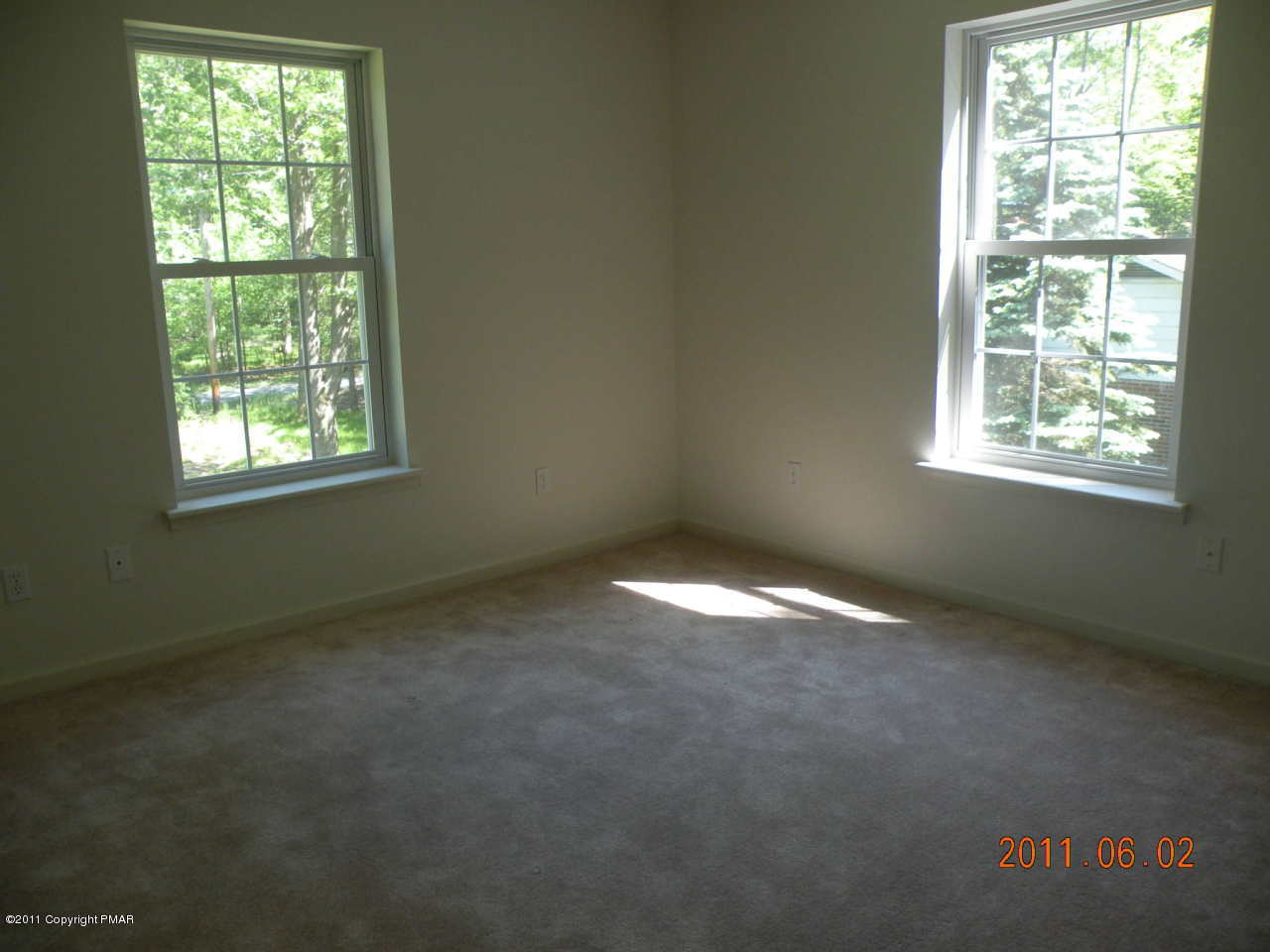 315 Red Run Road Pocono Summit, PA 18346 - Photo 9 of 10 an empty room with a window