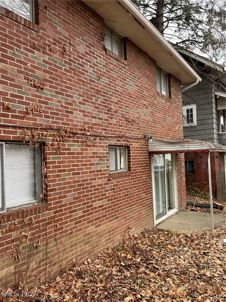 226-228 Ralph Court Northwest Canton, OH 44708 - Photo 3 of 12 Gallery Image 3