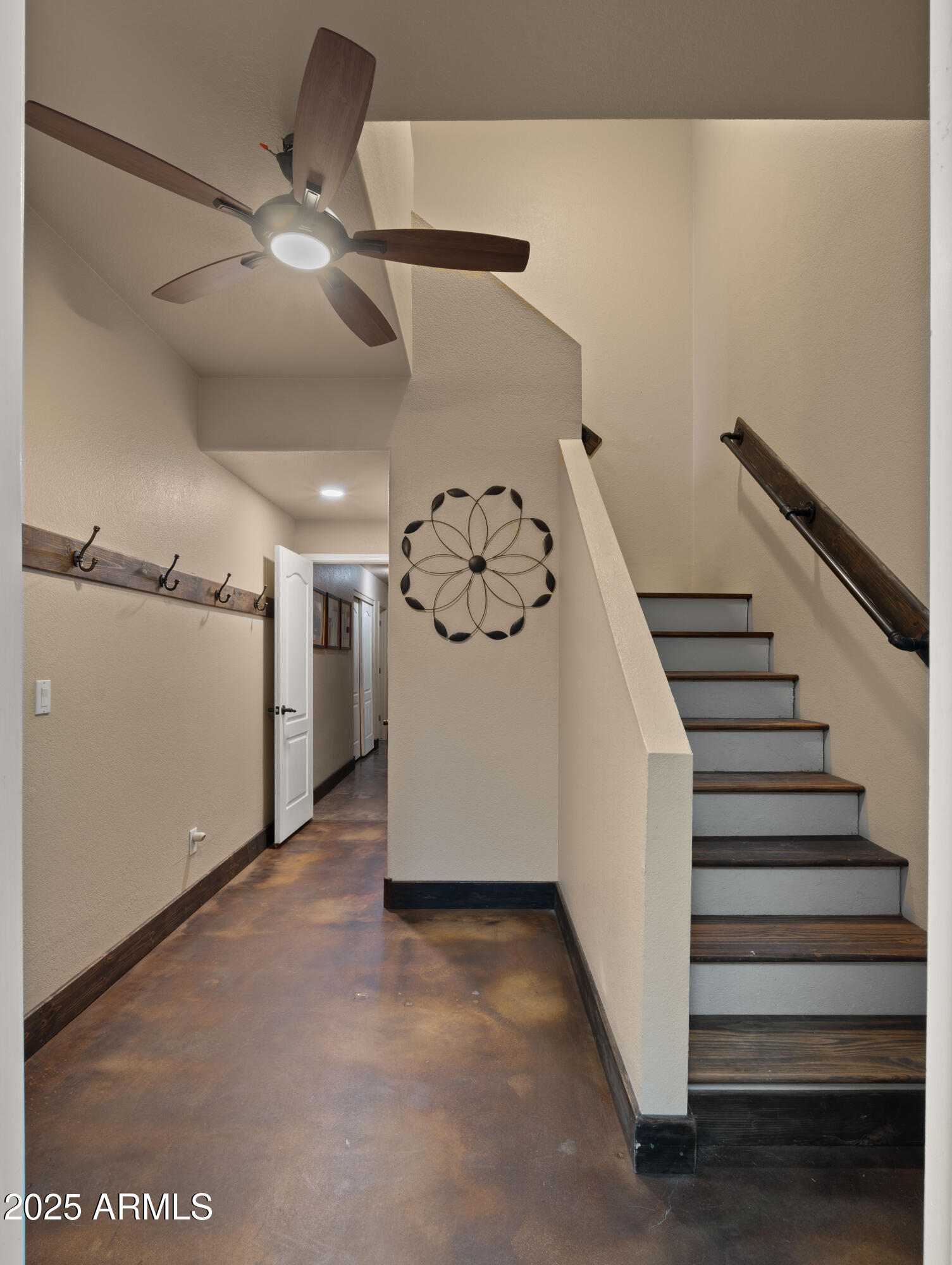 2311 West Dobbins Road Phoenix, AZ 85041 - Photo 26 of 68 Hallway/Staircase
