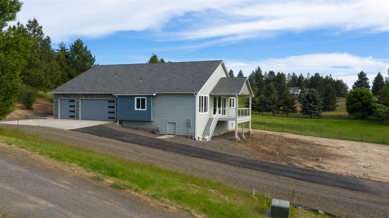 9713 South Garfield Road Four Lakes, WA 99004 - Photo 1 of 20