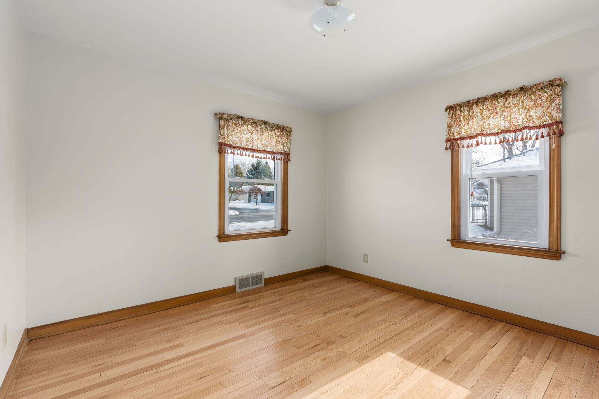 4803 Shore Acres Road Monona, WI 53716 - Photo 17 of 35