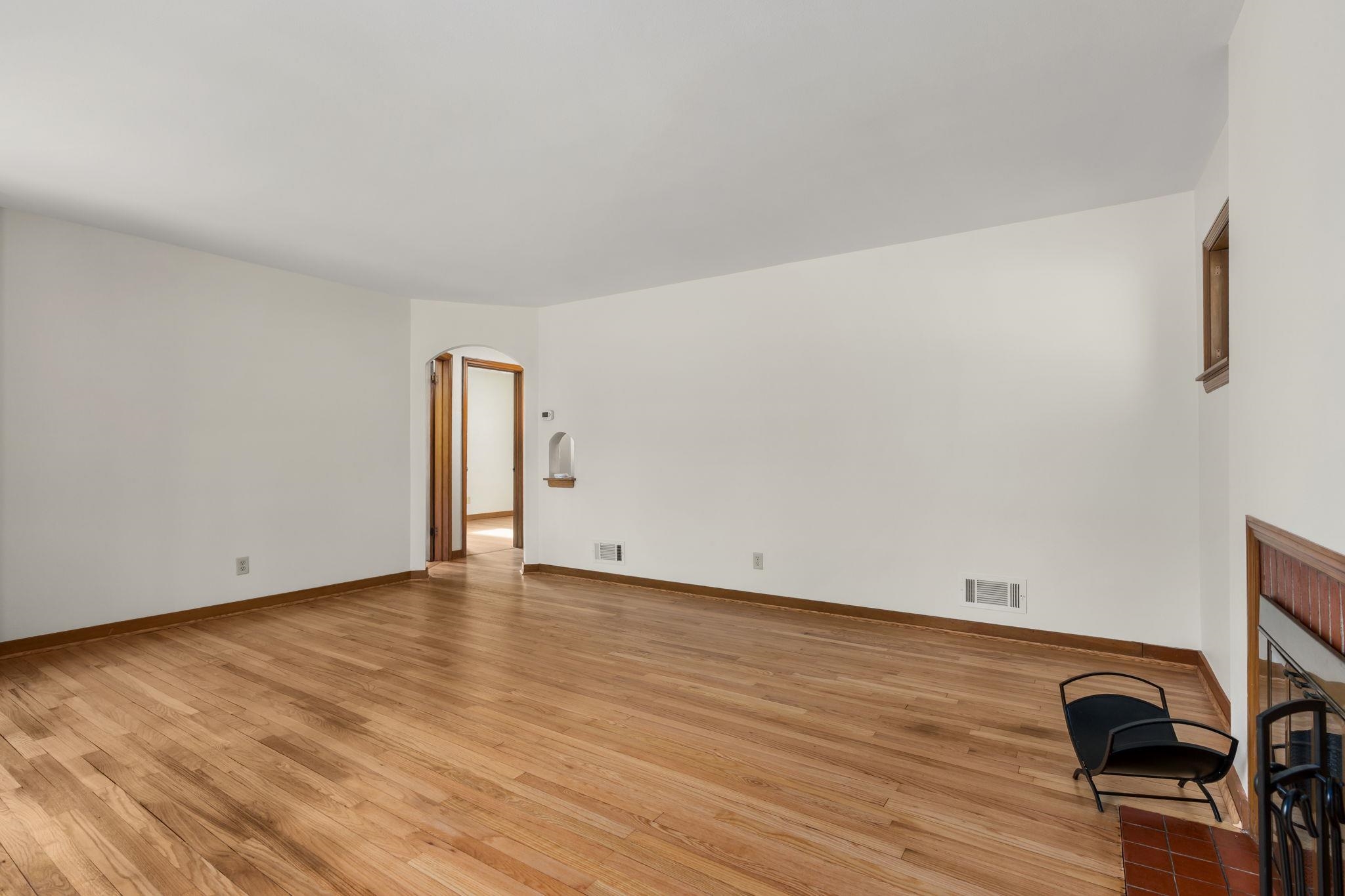 4803 Shore Acres Road Monona, WI 53716 - Photo 5 of 35