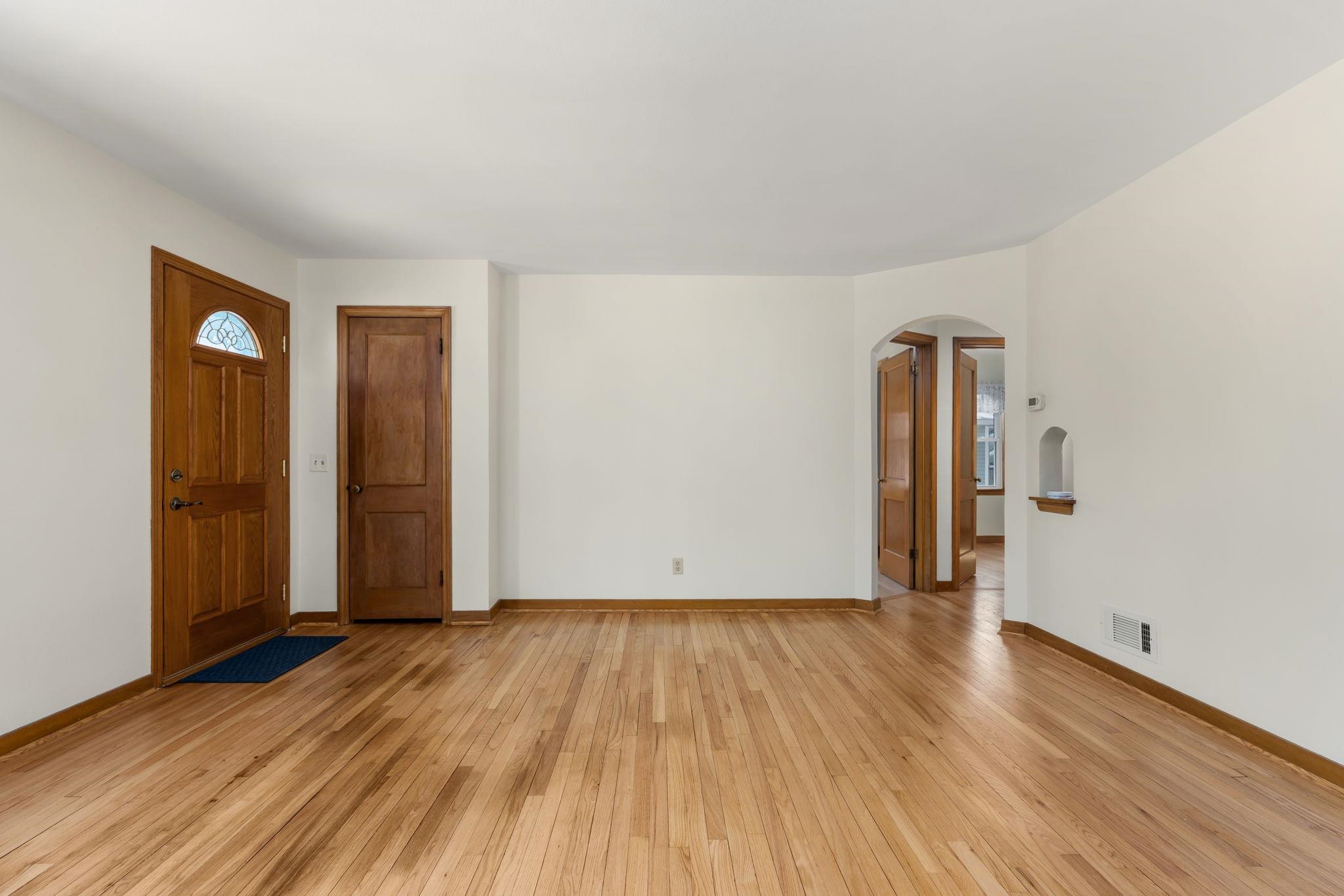 4803 Shore Acres Road Monona, WI 53716 - Photo 7 of 35