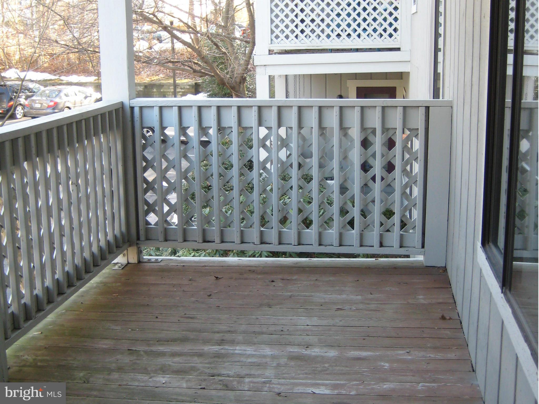 2226 Hunter's Run Drive, Unit 2226 Reston, VA 20191 - Photo 7 of 26 a view of wooden fence