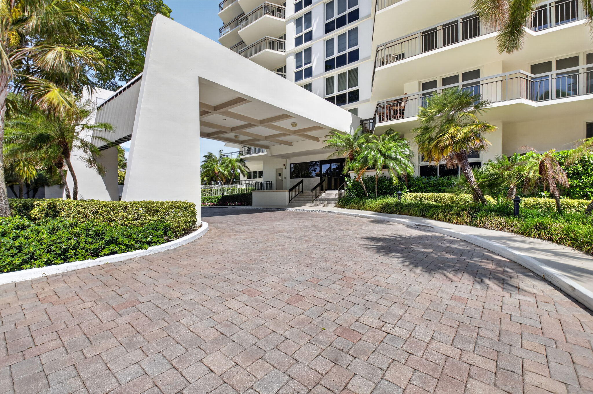 901 East Camino, Unit 4C Boca Raton, FL 33432 - Photo 4 of 71 4-web-or-mls-DSC_9103