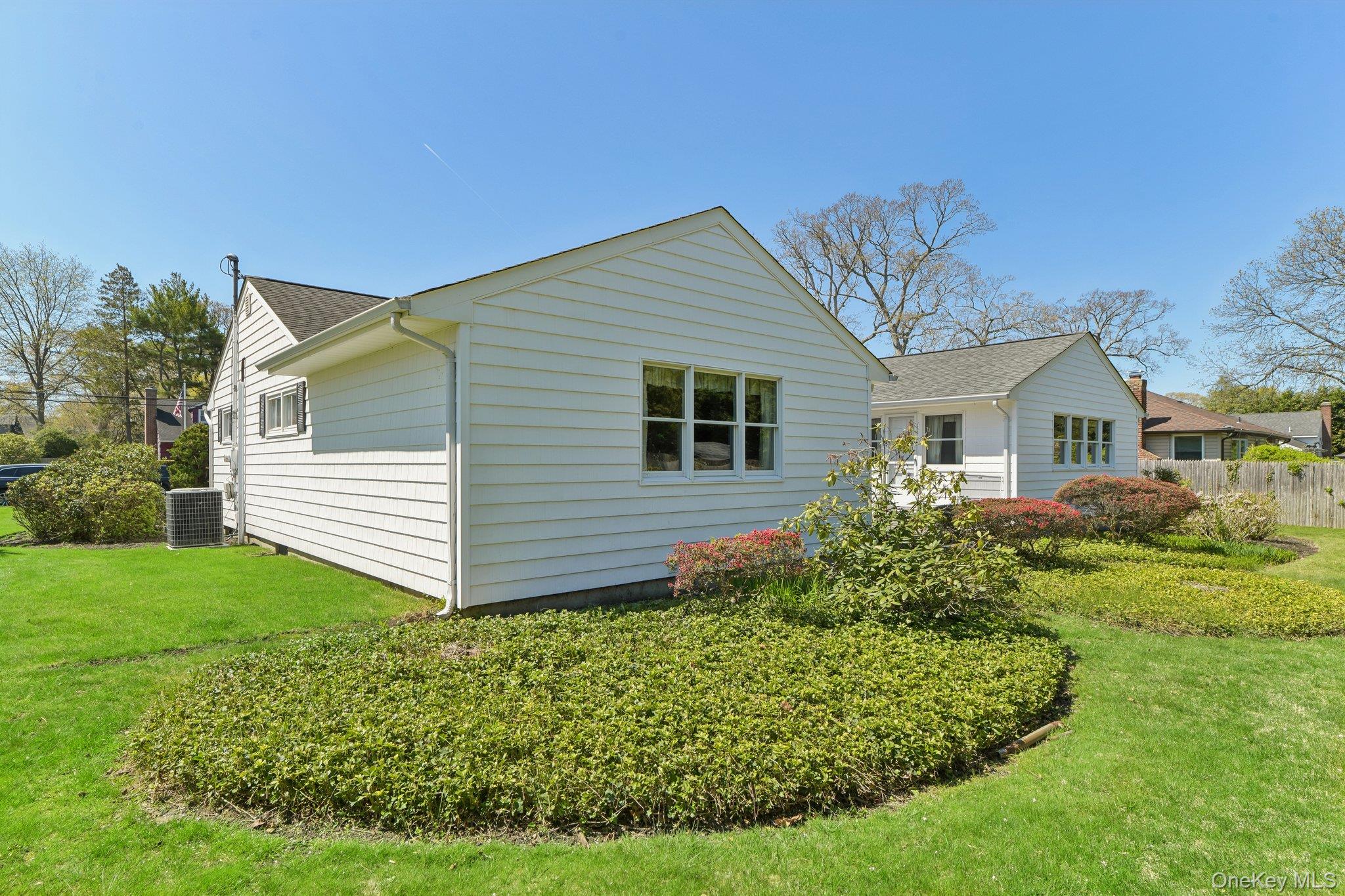39 Shebar Drive Islip, NY 11751 - Photo 28 of 31