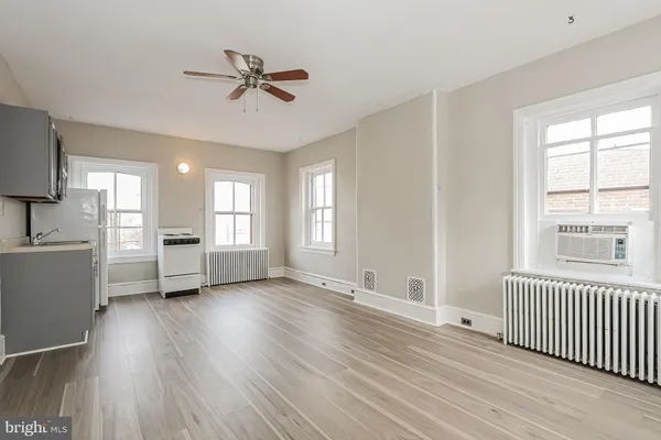 $1,495 | 212 East Broad Street, Unit 3, Burlington, NJ 08016