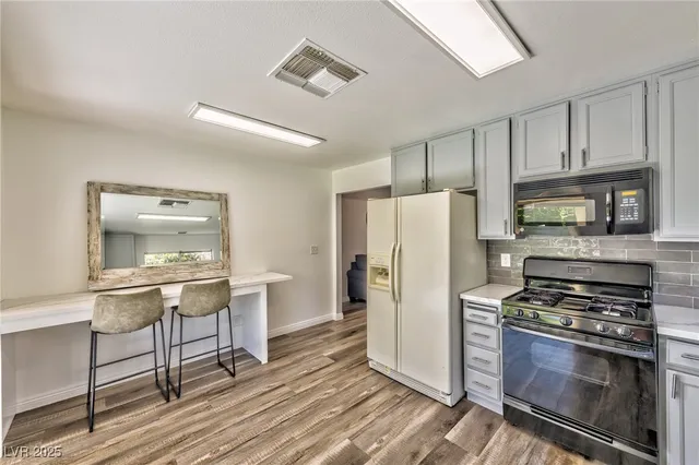 $2,000 | 640 Whispering Palms Drive, Las Vegas, NV 89123