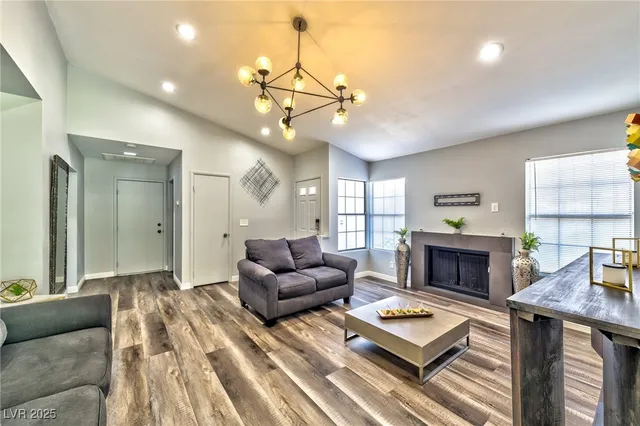 $2,000 | 640 Whispering Palms Drive, Las Vegas, NV 89123