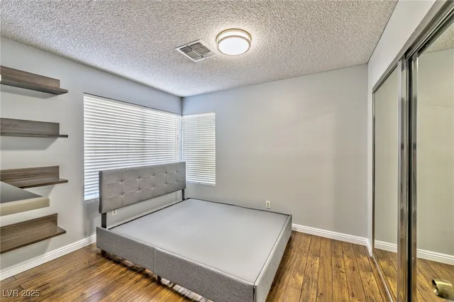 $2,000 | 640 Whispering Palms Drive, Las Vegas, NV 89123