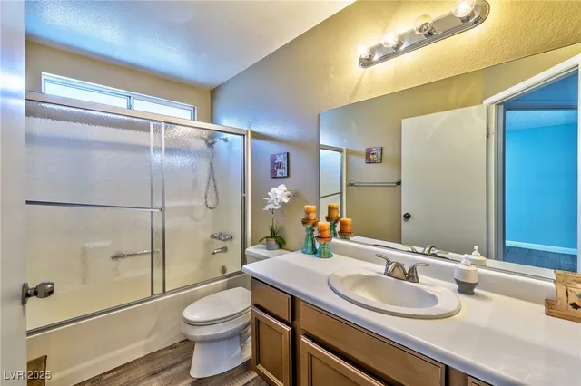 $2,000 | 640 Whispering Palms Drive, Las Vegas, NV 89123