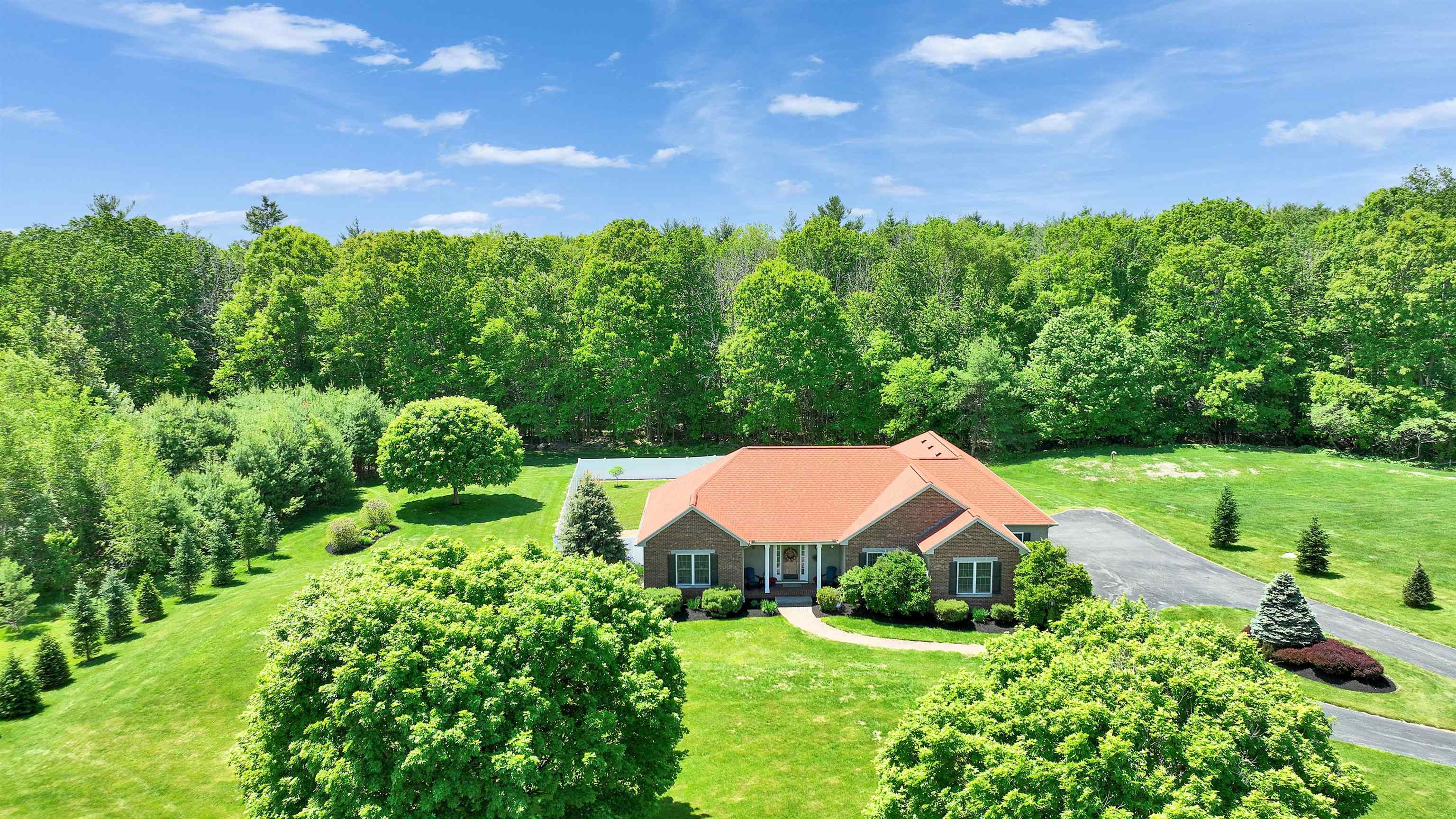 72 S Road Deerfield, NH 03037 - Photo 4 of 12