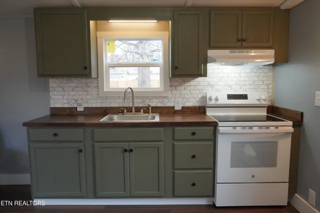 $169,900 | 1414 Fina Lane, Dandridge, TN 37725