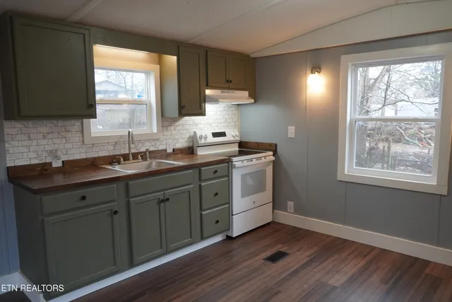 $169,900 | 1414 Fina Lane, Dandridge, TN 37725