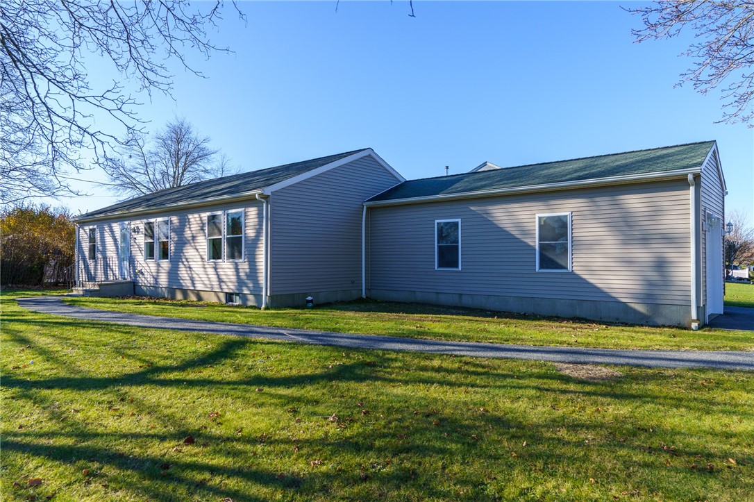 1614 West Main Road Middletown, RI 02842 - Photo 25 of 31