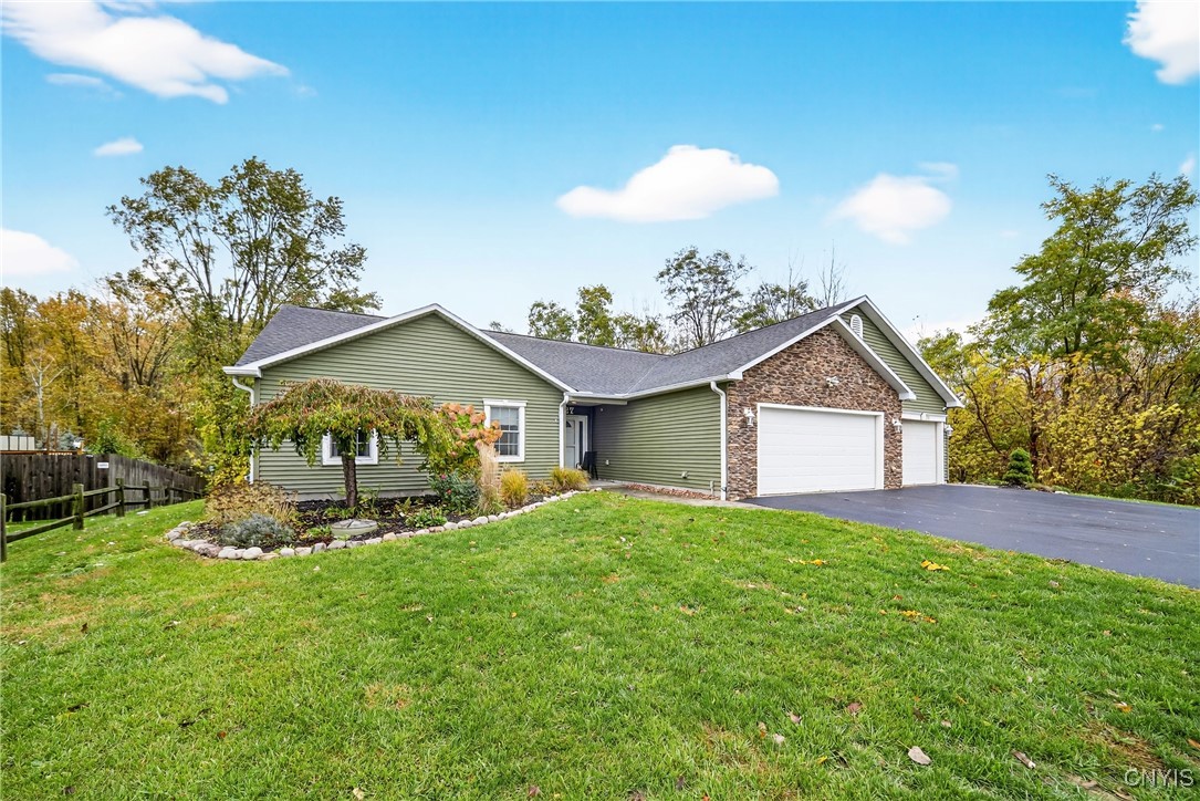 527 Baird Street Manlius, NY 13116 - Photo 2 of 50