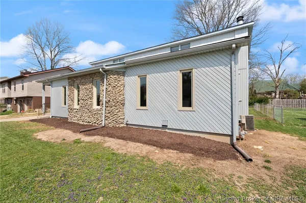$345,000 | 3015 Creek Ridge Drive, New Albany, IN 47150