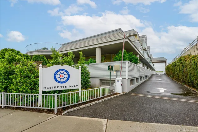 $899,000 | 433 Main Street, Unit 103, Port Washington, NY 11050