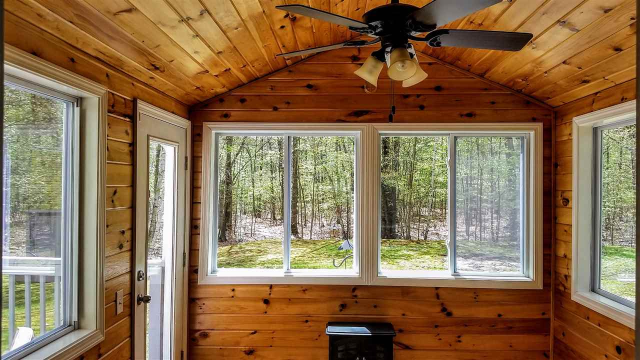 52 R Scenic Drive Derry, NH 03038 - Photo 16 of 35