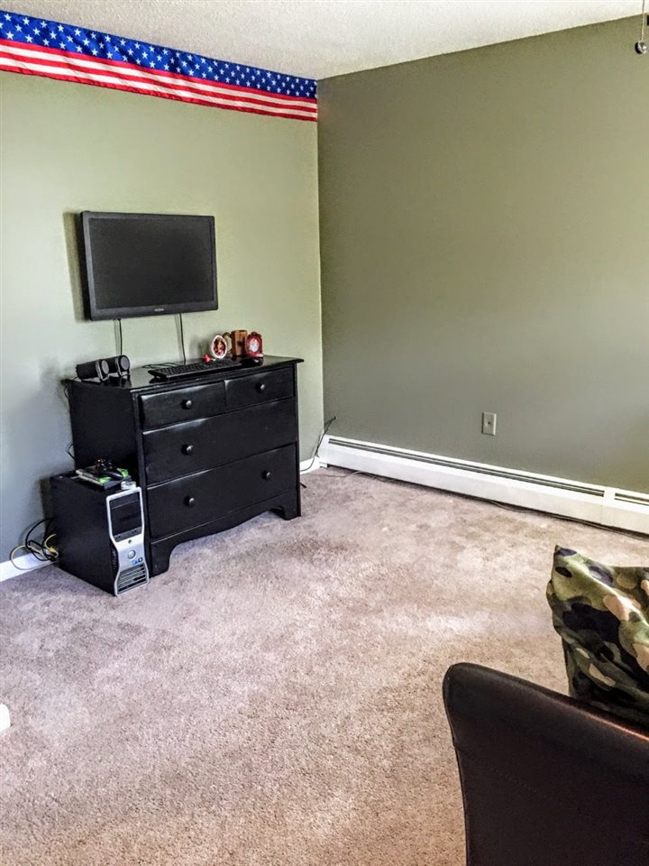 52 R Scenic Drive Derry, NH 03038 - Photo 22 of 35