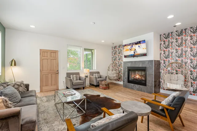 $3,995 | 117 A Elmhurst Avenue, Nashville, TN 37207