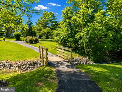 $949,000 | 13209 Ashvale Drive, Fairfax, VA 22033